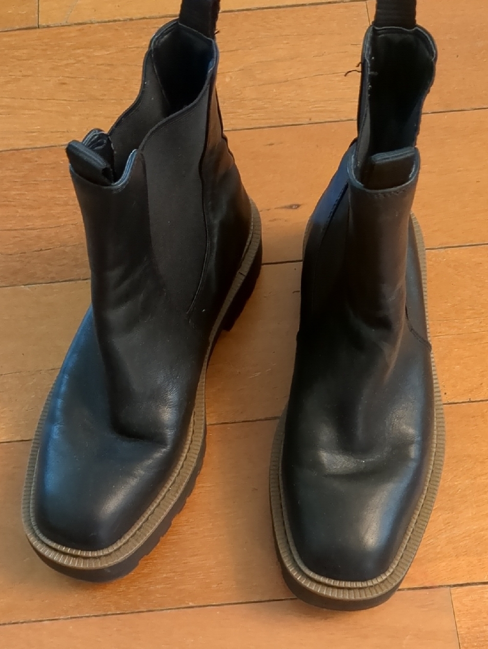 Sam Edelman Lug Sole Chelsea Boot
